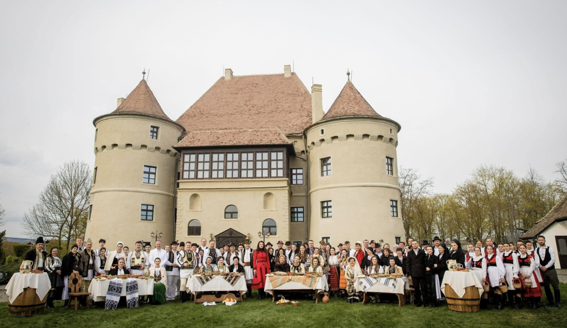 Ansamblul Folcloric al județului Alba